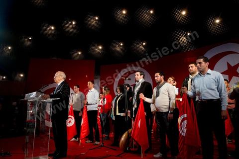 14 janvier 2014 : meeting de Nidaa Tounes et discours de Béji Caïd Essebsi au Palais des Congrès de Tunis, jour de l'anniversaire de la Révolution.