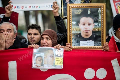 14 janvier 2014 : Des familles de martyrs et les blessés de la Révolution ont manifesté le 14 janvier 2014, à l'occasion du 3ème anniversaire du départ de Ben Ali pour réclamer une meilleure prise en charge et la condamnation des responsables.
