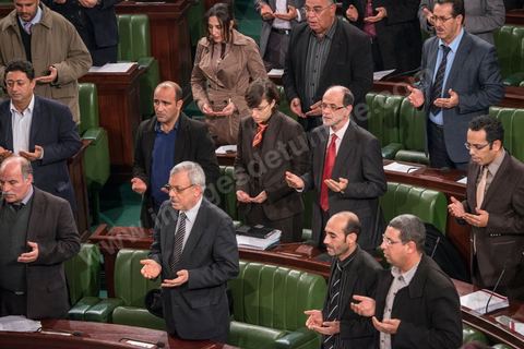 Les députés de la Constoituante récitent une prière en hommage aux martyrs de la Révolution à l'occasion du 3ème anniversaire du 14 janvier 2011.