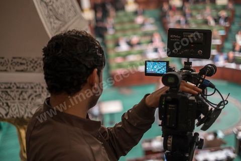 Les débats de l'Assemblée constituante filmés par de nombreux médias.