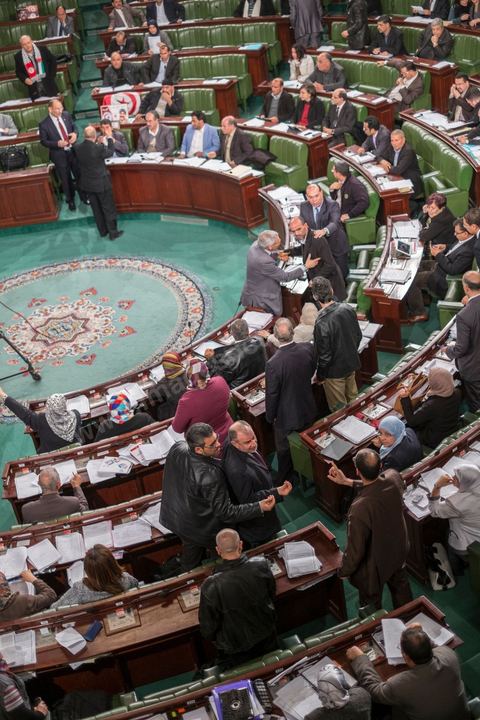 Incident de séance lors du débat sur le chapitre dun pouvoir judiciaire.