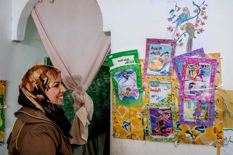 17 janvier 2014 : pour l'année 2012-2013 plus de 100 000 éléves ont quitté l'école selon le ministre de l'Education. 