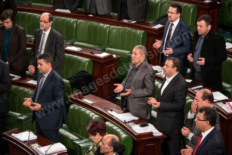 23 janvier 2014 : Prière en mémoire de Mohamed Allouch (élu de Bizerte) décédé dans la nuit du 22 au 23 janvier, à l'issue du vote du dernier article de la Constitution. Du 3 au 23 janvier, les députés de l'assemblée nationale constituante ont examiné, amendé et voté la Constitution article par article. Après plusierus jours très animés, les députés votent en cette soirée les dernières articles, reste plus que le vote solennel prévu le lendemain