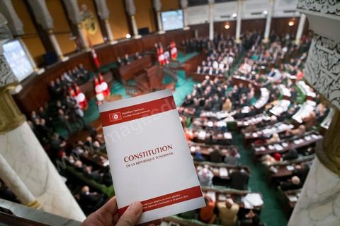 27 janvier 2014 : Cérémonie de signature de la Constitution à l'assemblée constituante, le 27 janvier 2014 en présence de personnalités nationales et internationales.