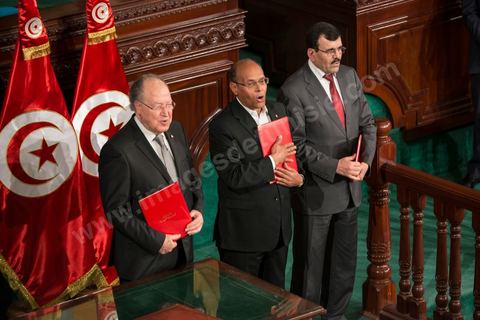 27 janvier 2014 : Mustafa Ben Jaafar (président l'Assemblée Constituante), MOncef Marzouki (Président de la République), Ali Laarayedh (Premier ministre) lors de la cérémonie de signature de la Constitution à l'assemblée constituante, le 27 janvier 2014 en présence de personnalités nationales et internationales.