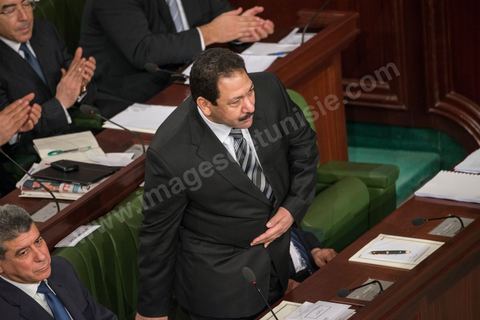 28 janvier 2014 : Lotfi Ben Jeddou est le seul ministre maintenu au poste de l'intérieur. Par 149 voix sur 193 votants, soit 77%, Mehdi Jomaa a obtenu l’investiture de l’Assemblée nationale constituante pour son gouvernement à l’issue d’âpres débats marqués par un grand suspense. La journée avait commencé tôt pour les 21 ministres et 7 secrétaires d’Etat dont la plupart découvraient pour la première fois, le siège de l’ANC et son ambiance houleuse. 