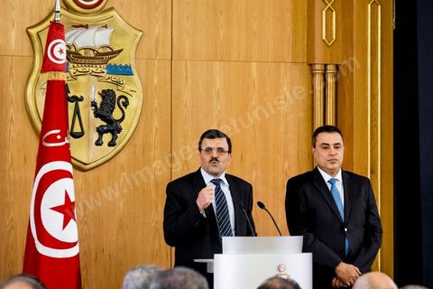 29 janvier 2014 : Discours de Ali Larayedh à la cérémonie de passation de pouvoir entre les deux gouvernements sous la direction de Ali Larayedh, premier ministre sortant, et Mehdi Jomaa, nouveau premier ministre. Présence de l'ensemble des membres du gouvernement sortant et du nouveau gouvernement ainsiq que des présidents de parti politique et personnalités politiques. 