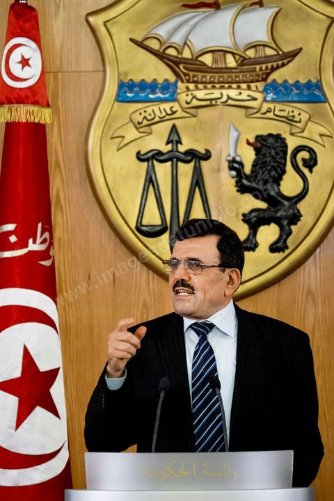 29 janvier 2014 : Discours de Ali Larayedh à la cérémonie de passation de pouvoir entre les deux gouvernements sous la direction de Ali Larayedh, premier ministre sortant, et Mehdi Jomaa, nouveau premier ministre. Présence de l'ensemble des membres du gouvernement sortant et du nouveau gouvernement ainsiq que des présidents de parti politique et personnalités politiques. 