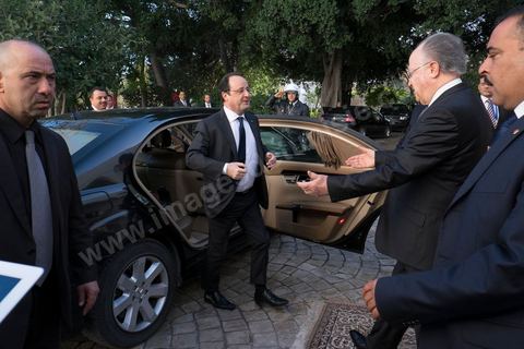 7 février 2014 : Arrivée de François Hollande à l'ANC accueilli par son président Mustapha Ben Jaafar. cérémonie de célébration de la nouvelel constitution tunisienne à l'Assemblée Nationale constituante en pésence des 3 présidents tunisiens, Moncef Marzouki, présidnet de la République, Mustapha Ben Jaafar, Président de l'Assemblée, et Mehdi Jomaa, Président du gouvernment, ainsi que du président françois François Hollande et des représentants de plusieurs pays, députés et leaders de partis politiques.
