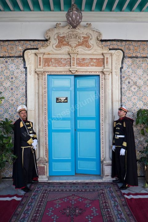 7 février 2014 : Entretien entre François Hollande et Muspha Ben Jaafar, président de l'ANC. Cérémonie de célébration de la nouvelel constitution tunisienne à l'Assemblée Nationale constituante en pésence des 3 présidents tunisiens, Moncef Marzouki, présidnet de la République, Mustapha Ben Jaafar, Président de l'Assemblée, et Mehdi Jomaa, Président du gouvernment, ainsi que du président françois François Hollande et des représentants de plusieurs pays, députés et leaders de partis politiques.