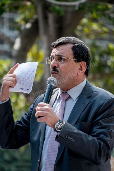 20 mars 2014 : Ali Larayedh sur la tribune pour un discours devant près de deux milles partisans d'Ennahdha. Triste commémoration de l'Indépendance de la Tunisie sur l'avenue Habib Bourguiba où seuls le partisan islamiste Ennahdha et les très contestés LPR (Ligue de Protection de la Révolution) ont pris place. 