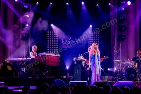 12 avril 2014 : Concert de Joss Stone pour son "Total World Tour" au Festival de Jazz à Carthage dans la banlieue nord de Tunis. Un accueil très chaleureux de plus de 2000 tunisiens. 