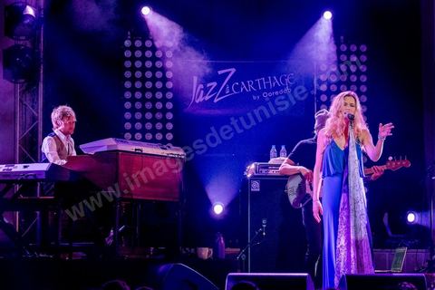 12 avril 2014 : Concert de Joss Stone pour son "Total World Tour" au Festival de Jazz à Carthage dans la banlieue nord de Tunis. Un accueil très chaleureux de plus de 2000 tunisiens. 