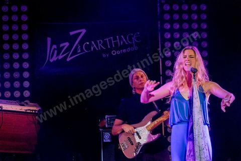 12 avril 2014 : Concert de Joss Stone pour son "Total World Tour" au Festival de Jazz à Carthage dans la banlieue nord de Tunis. Un accueil très chaleureux de plus de 2000 tunisiens. 