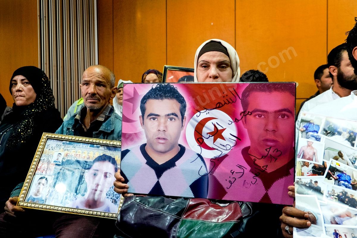 M24-050 Contestations du procès des martyrs 16042015