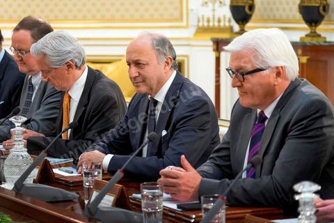 24 avril 2014 : Rencontre et entretien des deux Ministres des Affaires étrangères français et allemand avec le Président de la République Tunisienne Moncef Marzouki au Palais présidentiel de Carthage. Visite conjointe de Laurent Fabius, Ministre des Affaires Etrangères français et de son homologue allemand Frank-Walter Steinmeier à Tunis pour deux jours.