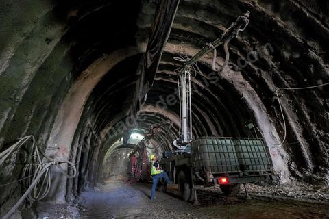 25 avril 2014 : Visite du chantier du Réseau Ferroviaire Rapide de Tunis (RFR) à Tunis. Projet financé par l'état tunisien, l'AFD, la BEI, la KfW et l'UE. Visite conjointe de Laurent Fabius, Ministre des Affaires Etrangères français et de son homologue allemand Frank-Walter Steinmeier à Tunis.