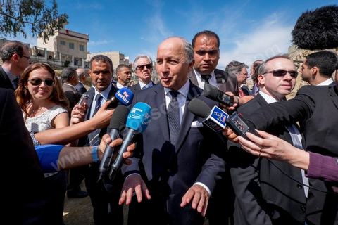 25 avril 2014 : Visite du chantier du Réseau Ferroviaire Rapide de Tunis (RFR) à Tunis. Projet financé par l'état tunisien, l'AFD, la BEI, la KfW et l'UE. Visite conjointe de Laurent Fabius, Ministre des Affaires Etrangères français et de son homologue allemand Frank-Walter Steinmeier à Tunis.