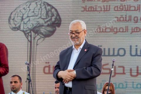 7 juin 2014 : Rached Ghannouchi, fondateur et Président du parti islamiste Ennahdha. Le parti islamiste Ennahdha fête son 33ème anniversaire sur la grade place de la Kasbah à Tunis. Plus de 3000 militants sont venus assister à ce qui ressemble à un meeting politique, musique et discours du fondateur et président du parti Rached Ghannouchi.