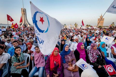 7 juin 2014 : le parti islamiste Ennahdha fête son 33ème anniversaire sur la grade place de la Kasbah à Tunis. Plus de 3000 militants sont venus assister à ce qui ressemble à un meeting politique, musique et discours du fondateur et président du parti Rached Ghannouchi.