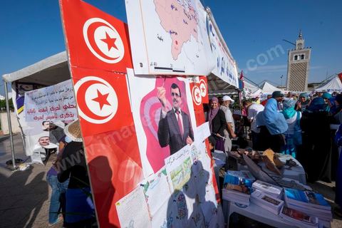7 juin 2014 : le parti islamiste Ennahdha fête son 33ème anniversaire sur la grade place de la Kasbah à Tunis. Plus de 3000 militants sont venus assister à ce qui ressemble à un meeting politique, musique et discours du fondateur et président du parti Rached Ghannouchi.