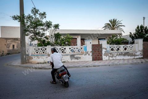 13 juin 2014 : le poste de police incendié à Ksibet El Mediouni, près de Monastir, 24 jeunes sont poursuivis par la police et la justice dans le cadre de l'incendie d'un poste de police lors des manifestations le jour de l'assasinat de Chokri Belaid le 6 février 2013. Sept ont déjà passé ente sept et treize mois en détention préventive, 19 sont restés en liberté dont cinq déclarés en fuite. Leur procès est prévu le 10 juillet.
