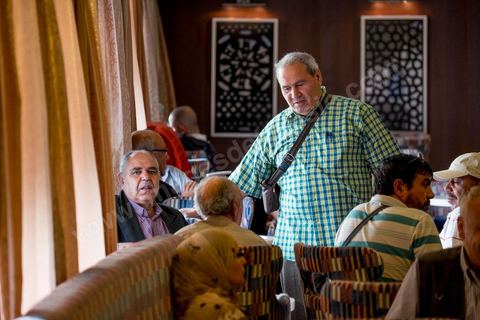 22 au juin 2014 : café à bord du nouveau navire Tanit de la CTN (Compagnie Tunisienne de Navigation) aller-retour Tunis-Marseille. Le retour des immigrés tunisiens en France chaque été représente une manne touristique et financière très importante pour la Tunisie. Le navire Tanit a été mis en service en 2012, il mesure 212 m de long pour 30 m de large, peut atteindre la vitesse max de 27,5 noeuds, capacité d'accueil 3200 passagers et 1060 véhicules.