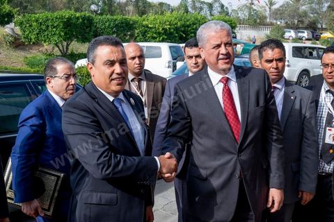 08 septembre 2014 : Arrivée du premier ministre tunisien Mehdi Jomaa avec le premier ministre algérien Abdelmalek Sallel à la Conférence "Investir en Tunisie, start up democracy" organisé apr la Tunisie et la France avec la présence de nombreux pays. La Tunisie présente, au cours de cette conférence, 20 projets structurants d’investissement dans plusieurs secteurs à l’instar des nouvelles technologies, des énergies renouvelables, de l’industrie, du tourisme et du commerce.