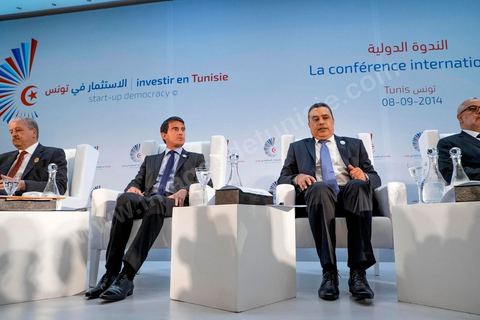 08 septembre 2014 : les premiers ministres, Manuel Valls (France), Mehdi Jomaa (Tunisie), Abdelmalek Sallel (Algérie)(G) et Abdel Ilah Ben Kirane (Maroc)(D) à la  Conférence "Investir en Tunisie, start up democracy" organisé apr la Tunisie et la France avec la présence de nombreux pays. La Tunisie présente, au cours de cette conférence, 20 projets structurants d’investissement dans plusieurs secteurs à l’instar des nouvelles technologies, des énergies renouvelables, de l’industrie, du tourisme et du commerce.