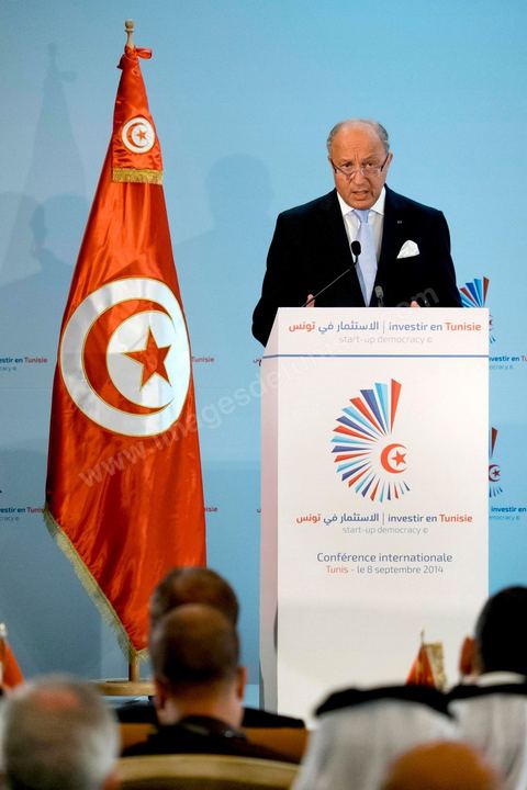 08 septembre 2014 : discours de Laurent Fabius, Ministre des Affaires étrangères français, lors de l'ouverture de à la  Conférence "Investir en Tunisie, start up democracy" organisé apr la Tunisie et la France avec la présence de nombreux pays. La Tunisie présente, au cours de cette conférence, 20 projets structurants d’investissement dans plusieurs secteurs à l’instar des nouvelles technologies, des énergies renouvelables, de l’industrie, du tourisme et du commerce.