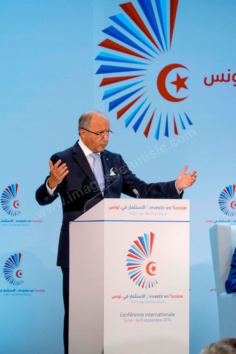08 septembre 2014 : discours de Laurent Fabius, Ministre des Affaires étrangères français, lors de l'ouverture de à la  Conférence "Investir en Tunisie, start up democracy" organisé apr la Tunisie et la France avec la présence de nombreux pays. La Tunisie présente, au cours de cette conférence, 20 projets structurants d’investissement dans plusieurs secteurs à l’instar des nouvelles technologies, des énergies renouvelables, de l’industrie, du tourisme et du commerce.