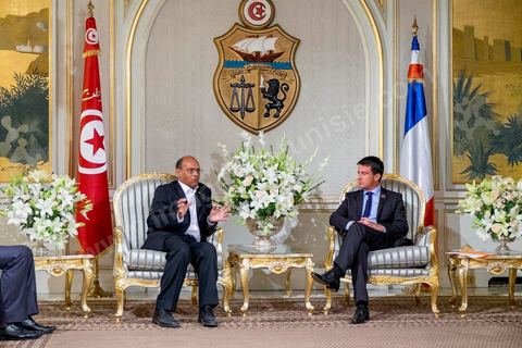 08 septembre 2014 : Rencontre entre le Président de la république tunisienne Moncef Marzouki et le premier ministre français Manuel Valls au palais de Carthage dans la cadre de son déplacement pour la Conférence "Investir en Tunisie, start up democracy" organisé apr la Tunisie et la France avec la présence de nombreux pays. La Tunisie présente, au cours de cette conférence, 20 projets structurants d’investissement dans plusieurs secteurs à l’instar des nouvelles technologies, des énergies renouvelables, de l’industrie, du tourisme et du commerce.