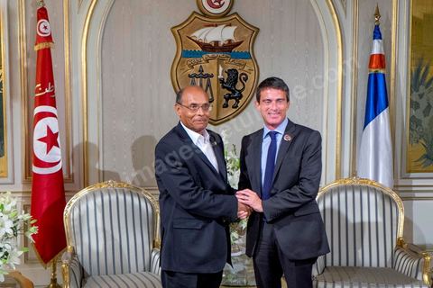 08 septembre 2014 : Rencontre entre le Président de la république tunisienne Moncef Marzouki et le premier ministre français Manuel Valls au palais de Carthage dans la cadre de son déplacement pour la Conférence "Investir en Tunisie, start up democracy" organisé apr la Tunisie et la France avec la présence de nombreux pays. La Tunisie présente, au cours de cette conférence, 20 projets structurants d’investissement dans plusieurs secteurs à l’instar des nouvelles technologies, des énergies renouvelables, de l’industrie, du tourisme et du commerce.
