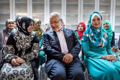 11 septembre 2014 : lors d'une conférence de presse en présence de Rached Ghannouchi, les jeunes d'Ennahdha ont présenté les jeunes candidats sur les listes d'Ennahdha. Sous le slogan "C'est le moment de laisser la place aux jeunes" une dizaine de candidats ont pris la parole pour se présenter. Les jeunes au nombre de 40 sur les listes se sentent encore délaissés au sein du parti.