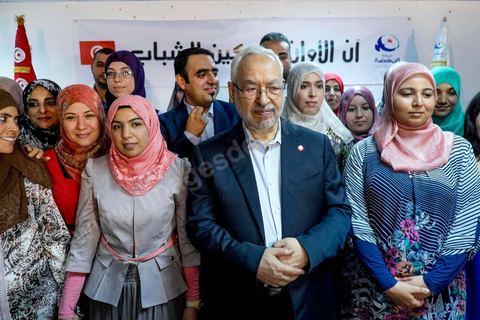 11 septembre 2014 : lors d'une conférence de presse en présence de Rached Ghannouchi, les jeunes d'Ennahdha ont présenté les jeunes candidats sur les listes d'Ennahdha. Sous le slogan "C'est le moment de laisser la place aux jeunes" une dizaine de candidats ont pris la parole pour se présenter. Les jeunes au nombre de 40 sur les listes se sentent encore délaissés au sein du parti.