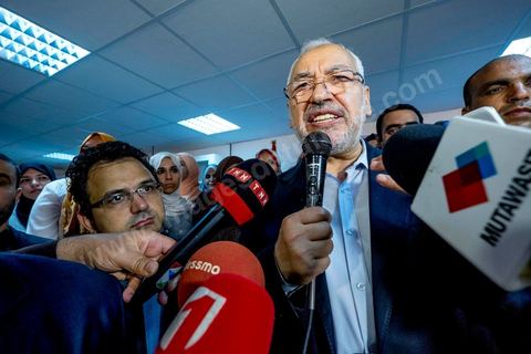 11 septembre 2014 : lors d'une conférence de presse en présence de Rached Ghannouchi, les jeunes d'Ennahdha ont présenté les jeunes candidats sur les listes d'Ennahdha. Sous le slogan "C'est le moment de laisser la place aux jeunes" une dizaine de candidats ont pris la parole pour se présenter. Les jeunes au nombre de 40 sur les listes se sentent encore délaissés au sein du parti.