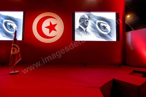 12 septembre 2014 : premier meeting de Beji Caïd Essebsi, 88 ans, président du parti Nidaa Tounes, devant ses militants en tant que candidat à l’élection présidentielle, et dans lequel il a notamment abordé son refus de la proposition d’un « président consensuel » proposé par Ennahdha, et a critiqué la multiplication des candidatures à la présidentielle de novembre 2014. Il a tenu aussi à rassurer sur son état de santé et son engagement dans cette rude campagne malgrè les atteintes à sa personne.