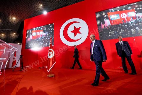 12 septembre 2014 : premier meeting de Beji Caïd Essebsi, 88 ans, président du parti Nidaa Tounes, devant ses militants en tant que candidat à l’élection présidentielle, et dans lequel il a notamment abordé son refus de la proposition d’un « président consensuel » proposé par Ennahdha, et a critiqué la multiplication des candidatures à la présidentielle de novembre 2014. Il a tenu aussi à rassurer sur son état de santé et son engagement dans cette rude campagne malgrè les atteintes à sa personne.