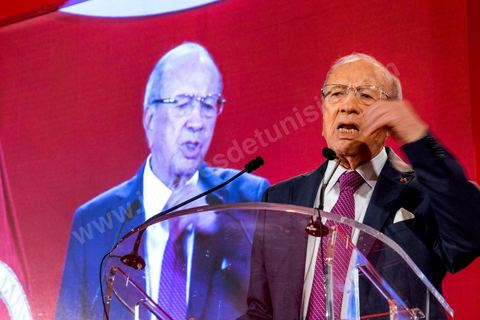 12 septembre 2014 : premier meeting de Beji Caïd Essebsi, 88 ans, président du parti Nidaa Tounes, devant ses militants en tant que candidat à l’élection présidentielle, et dans lequel il a notamment abordé son refus de la proposition d’un « président consensuel » proposé par Ennahdha, et a critiqué la multiplication des candidatures à la présidentielle de novembre 2014. Il a tenu aussi à rassurer sur son état de santé et son engagement dans cette rude campagne malgrè les atteintes à sa personne.