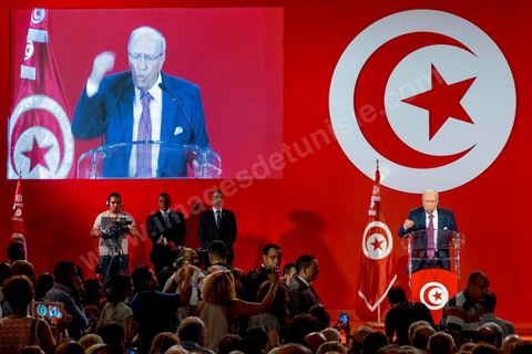 12 septembre 2014 : premier meeting de Beji Caïd Essebsi, 88 ans, président du parti Nidaa Tounes, devant ses militants en tant que candidat à l’élection présidentielle, et dans lequel il a notamment abordé son refus de la proposition d’un « président consensuel » proposé par Ennahdha, et a critiqué la multiplication des candidatures à la présidentielle de novembre 2014. Il a tenu aussi à rassurer sur son état de santé et son engagement dans cette rude campagne malgrè les atteintes à sa personne.
