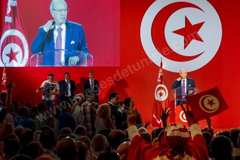 12 septembre 2014 : premier meeting de Beji Caïd Essebsi, 88 ans, président du parti Nidaa Tounes, devant ses militants en tant que candidat à l’élection présidentielle, et dans lequel il a notamment abordé son refus de la proposition d’un « président consensuel » proposé par Ennahdha, et a critiqué la multiplication des candidatures à la présidentielle de novembre 2014. Il a tenu aussi à rassurer sur son état de santé et son engagement dans cette rude campagne malgrè les atteintes à sa personne.