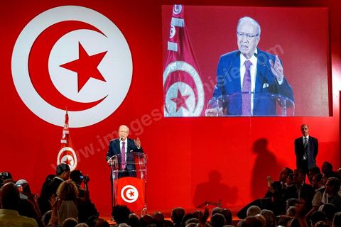 12 septembre 2014 : premier meeting de Beji Caïd Essebsi, 88 ans, président du parti Nidaa Tounes, devant ses militants en tant que candidat à l’élection présidentielle, et dans lequel il a notamment abordé son refus de la proposition d’un « président consensuel » proposé par Ennahdha, et a critiqué la multiplication des candidatures à la présidentielle de novembre 2014. Il a tenu aussi à rassurer sur son état de santé et son engagement dans cette rude campagne malgrè les atteintes à sa personne.