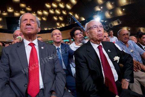 12 septembre 2014 : premier meeting de Beji Caïd Essebsi, 88 ans, président du parti Nidaa Tounes, devant ses militants en tant que candidat à l’élection présidentielle, et dans lequel il a notamment abordé son refus de la proposition d’un « président consensuel » proposé par Ennahdha, et a critiqué la multiplication des candidatures à la présidentielle de novembre 2014. Il a tenu aussi à rassurer sur son état de santé et son engagement dans cette rude campagne malgrè les atteintes à sa personne.