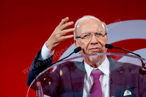 12 septembre 2014 : premier meeting de Beji Caïd Essebsi, 88 ans, président du parti Nidaa Tounes, devant ses militants en tant que candidat à l’élection présidentielle, et dans lequel il a notamment abordé son refus de la proposition d’un « président consensuel » proposé par Ennahdha, et a critiqué la multiplication des candidatures à la présidentielle de novembre 2014. Il a tenu aussi à rassurer sur son état de santé et son engagement dans cette rude campagne malgrè les atteintes à sa personne.