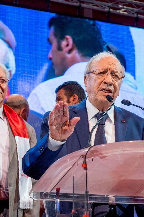 9 octobre 2014 : Béji Caïd Essebsi au meeting du parti Nidaa Tounes dans le quartier populaire de Mellassine à l'ouest de Tunis. Béji Caïd Essebsi, président du parti et candidat à la présidentielle, est venue soutenir la liste de Tunis 1 pour les legislatives avec un discours plein de promesses : «Mellassine souffre de pauvreté et de marginalisation. Cette situation ne saurait durer plus longtemps». 