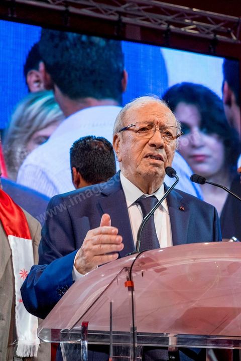 9 octobre 2014 : Béji Caïd Essebsi au meeting du parti Nidaa Tounes dans le quartier populaire de Mellassine à l'ouest de Tunis. Béji Caïd Essebsi, président du parti et candidat à la présidentielle, est venue soutenir la liste de Tunis 1 pour les legislatives avec un discours plein de promesses : «Mellassine souffre de pauvreté et de marginalisation. Cette situation ne saurait durer plus longtemps». 