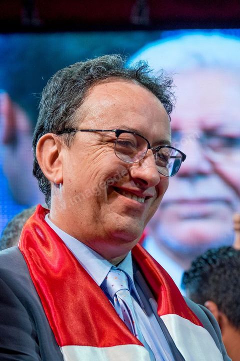 9 octobre 2014 : Hafedh Caïd Essebsi, fils de Béji, au meeting du parti Nidaa Tounes dans le quartier populaire de Mellassine à l'ouest de Tunis. Béji Caïd Essebsi, président du parti et candidat à la présidentielle, est venue soutenir la liste de Tunis 1 pour les legislatives avec un discours plein de promesses : «Mellassine souffre de pauvreté et de marginalisation. Cette situation ne saurait durer plus longtemps». 