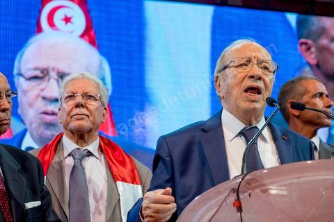 9 octobre 2014 : discours de Béji Caïd Essebsi au meeting du parti Nidaa Tounes dans le quartier populaire de Mellassine à l'ouest de Tunis. Béji Caïd Essebsi, président du parti et candidat à la présidentielle, est venue soutenir la liste de Tunis 1 pour les legislatives avec un discours plein de promesses : «Mellassine souffre de pauvreté et de marginalisation. Cette situation ne saurait durer plus longtemps». 