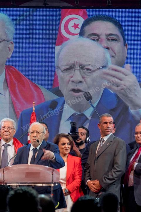 9 octobre 2014 : discours de Béji Caïd Essebsi au meeting du parti Nidaa Tounes dans le quartier populaire de Mellassine à l'ouest de Tunis. Béji Caïd Essebsi, président du parti et candidat à la présidentielle, est venue soutenir la liste de Tunis 1 pour les legislatives avec un discours plein de promesses : «Mellassine souffre de pauvreté et de marginalisation. Cette situation ne saurait durer plus longtemps». 