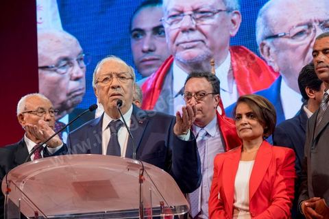 9 octobre 2014 : discours de Béji Caïd Essebsi au meeting du parti Nidaa Tounes dans le quartier populaire de Mellassine à l'ouest de Tunis. Béji Caïd Essebsi, président du parti et candidat à la présidentielle, est venue soutenir la liste de Tunis 1 pour les legislatives avec un discours plein de promesses : «Mellassine souffre de pauvreté et de marginalisation. Cette situation ne saurait durer plus longtemps». 